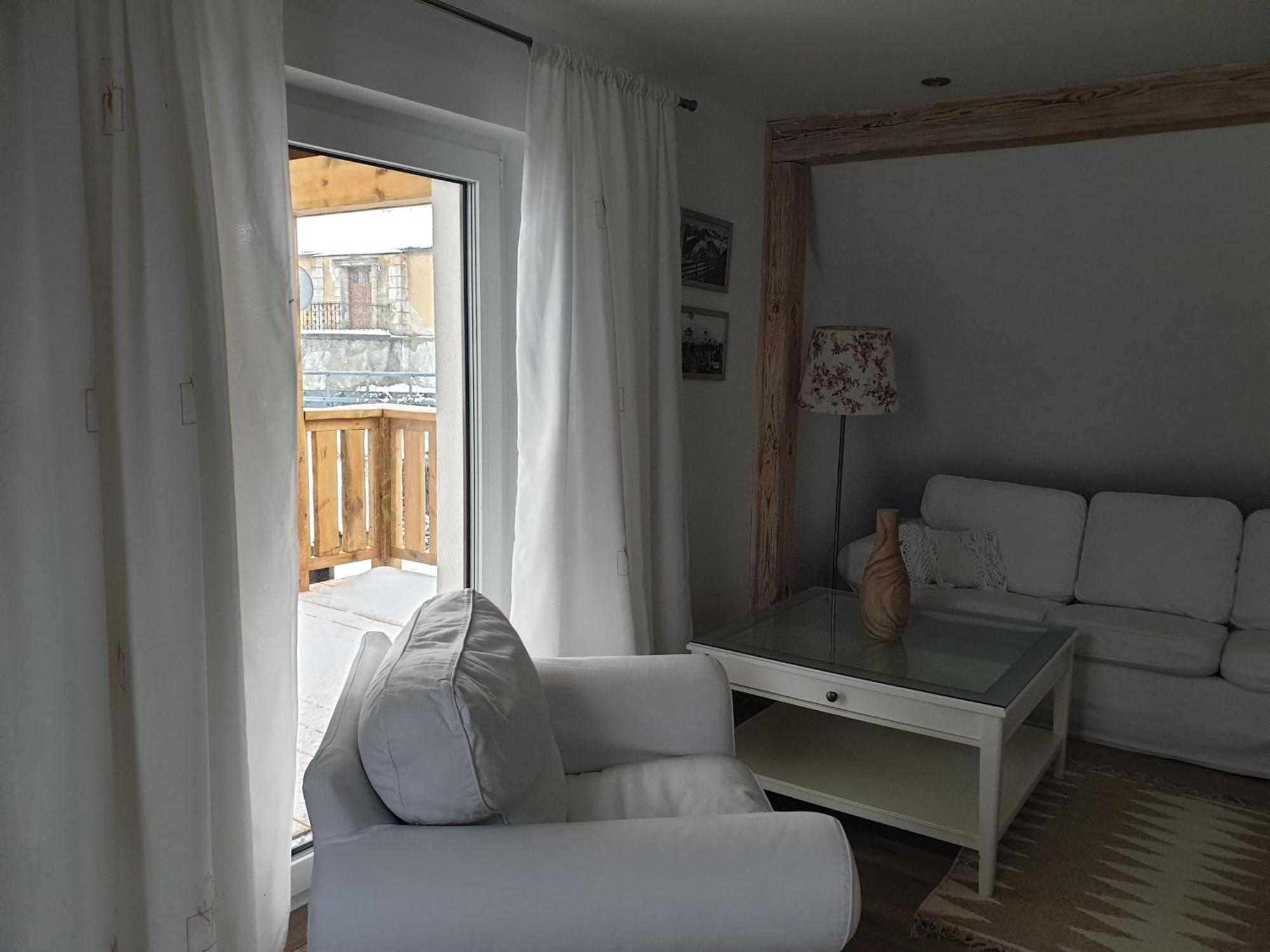 Dom Nad Jeziorem Mikolajki Apartment Bagian luar foto